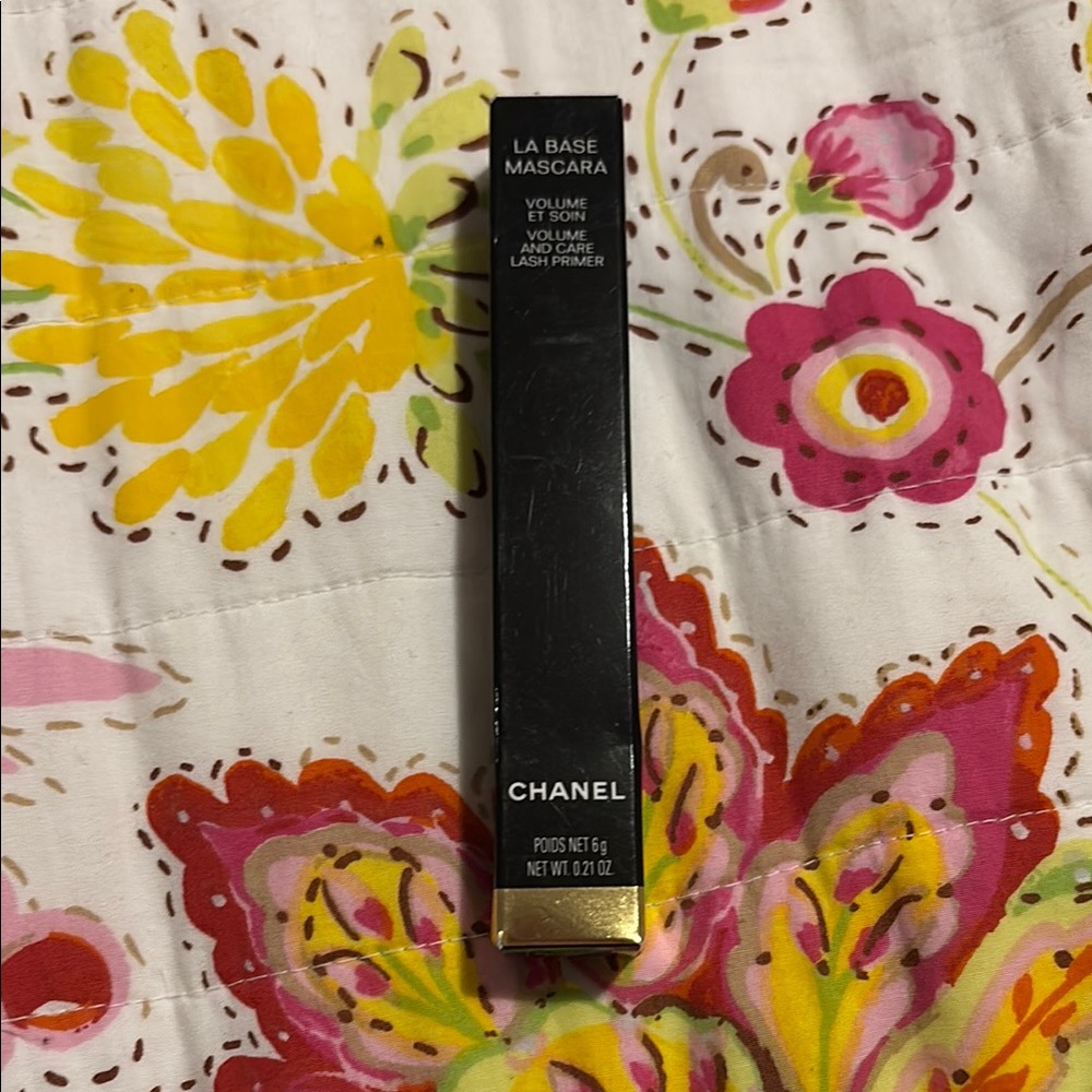 CHANEL La Base Mascara Lash Primer in Black